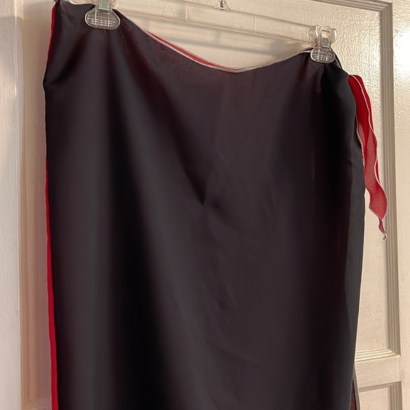Navy and Red beach sarong. One size - Picture 5 of 7